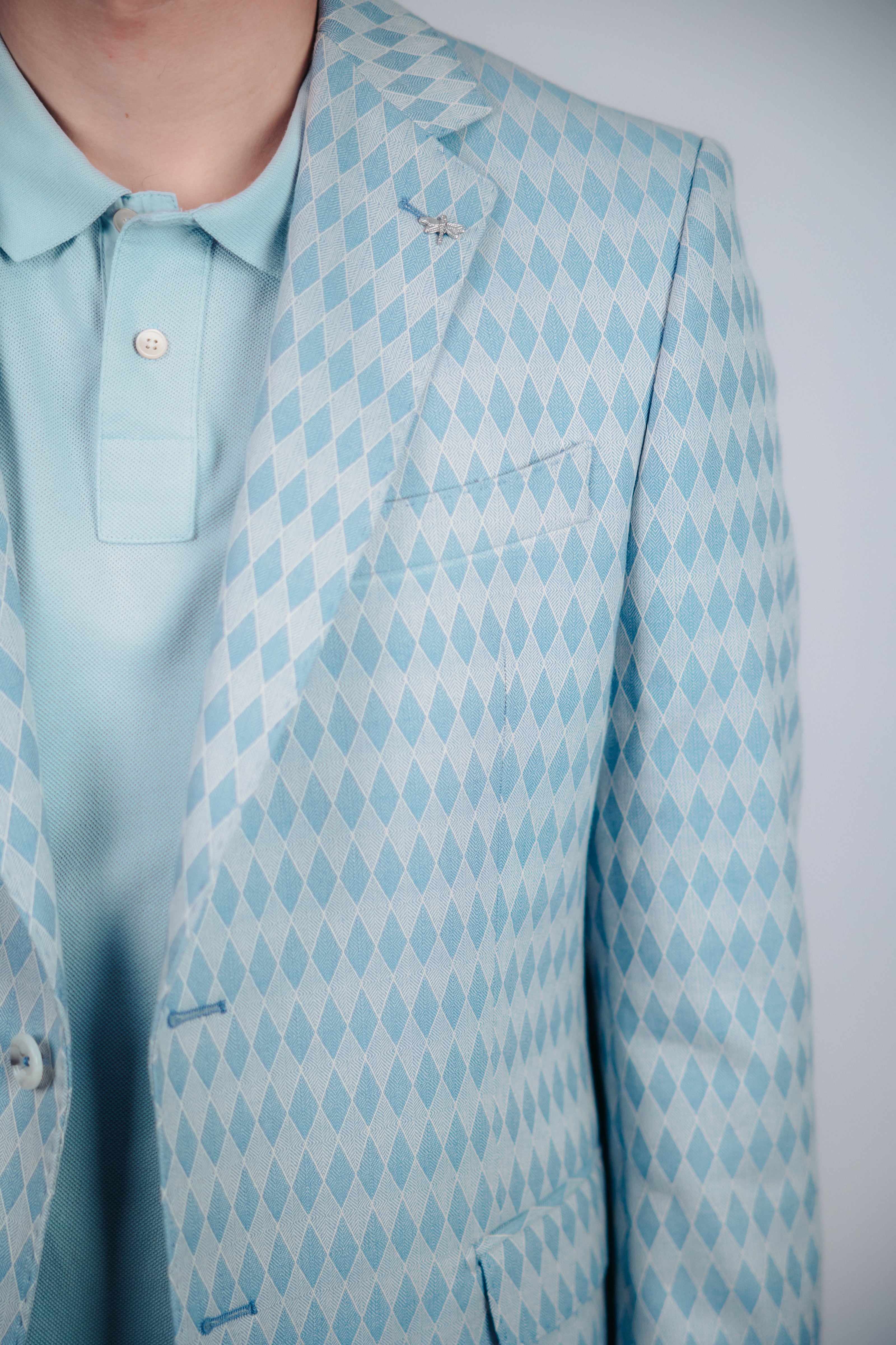 Синьо сако с мотив на ромбове