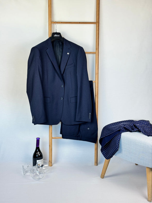 Костюм от естествена вълна тъмно син цвят дюс