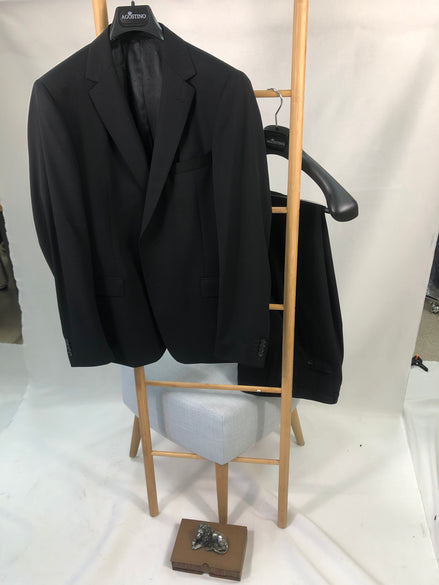 Класически мъжки костюм за пътя към успеха