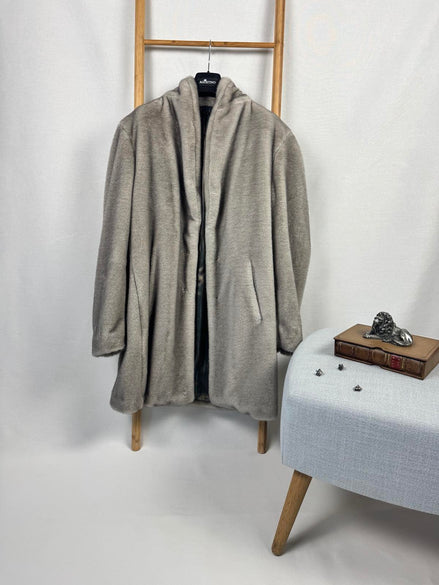 Палто от висококачествена пухкава материя